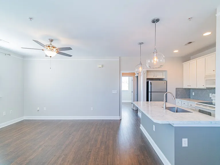 560 Oakland Ave — Photo 7