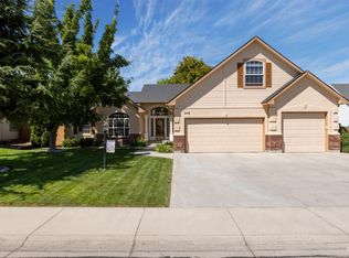 318 S Middle Creek Dr, Nampa, ID 83686