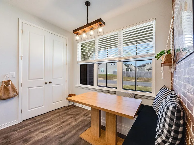 130 Creve Core Dr — Photo 17