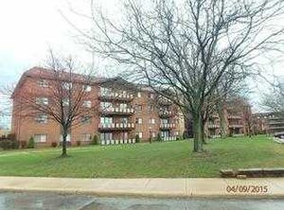 2301 183rd St APT 210, Homewood, IL 60430