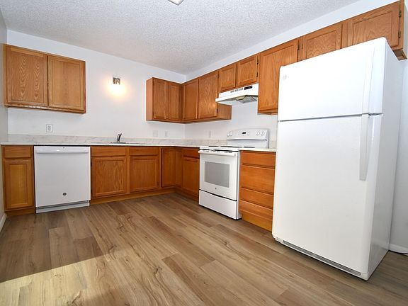 5th image of 811 W Villard St Unit 60