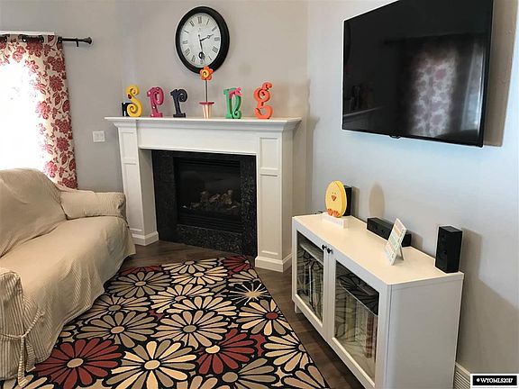4th image of 361 Pinnacle Dr