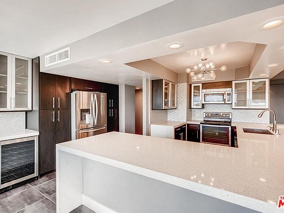 5th image of 3111 Bel Air Dr Unit 8C