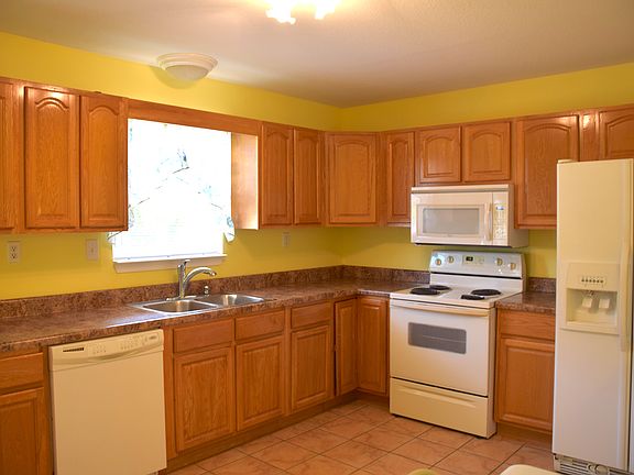 4th image of 3111 Somerset Dr SE