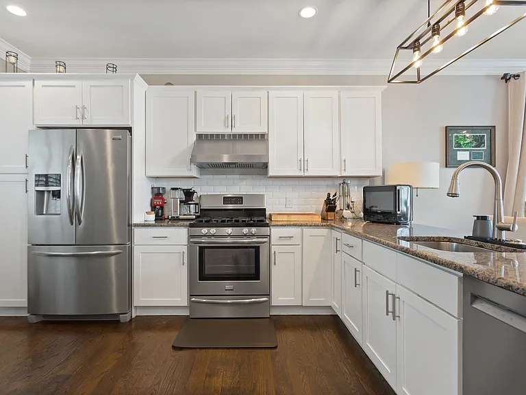91 W Broad St #13 — Photo 12