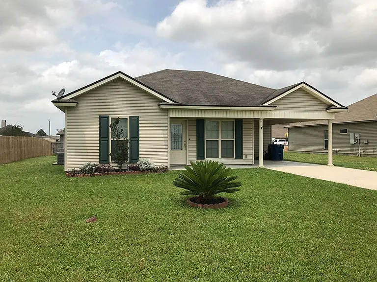 945 Lillian Michel Dr — Photo 1