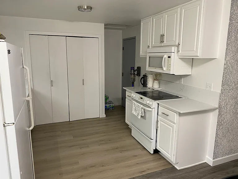 11821 Admiralty Way #1 — Photo 11