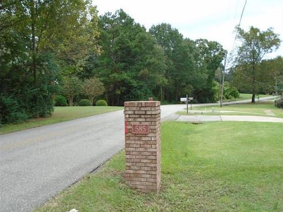 Exterior Neighborhood (street photo)