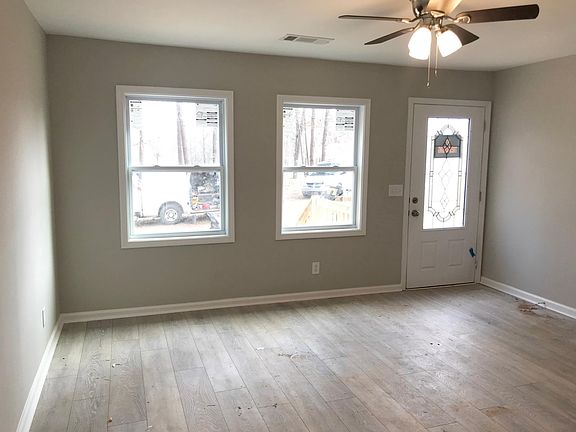 4th image of 185 Pine Needle Dr