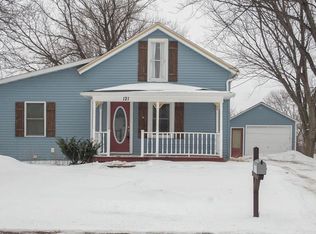 121 Summit St, Center Point, IA 52213