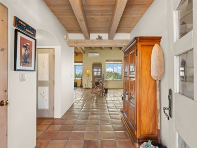 4 Chapala Rd, Santa Fe, NM, 87508