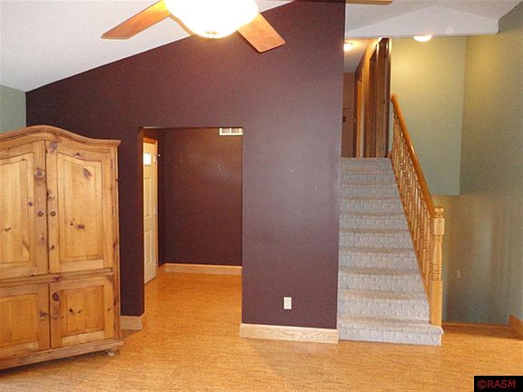 4th image of 431 Lilac Ln