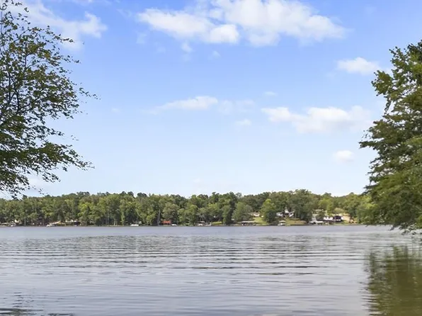 974 Eagles Harbor Dr, Hodges, SC 29653
