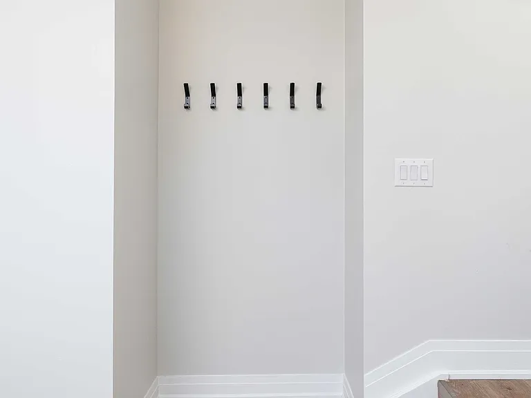 46 Louise Ln #LOWER — Photo 5