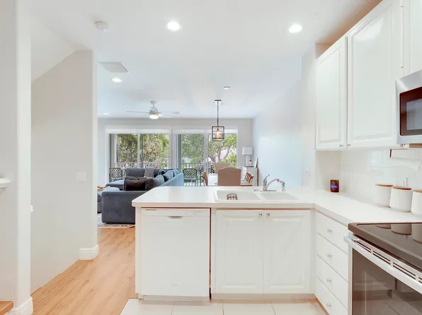 3320 W Community Drive, Jupiter, FL 33458