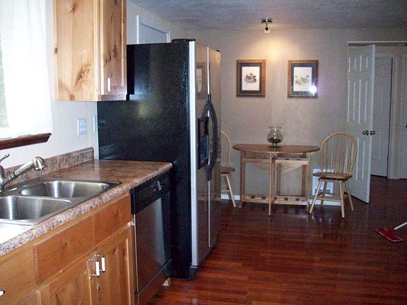 Kitchen & Dining area