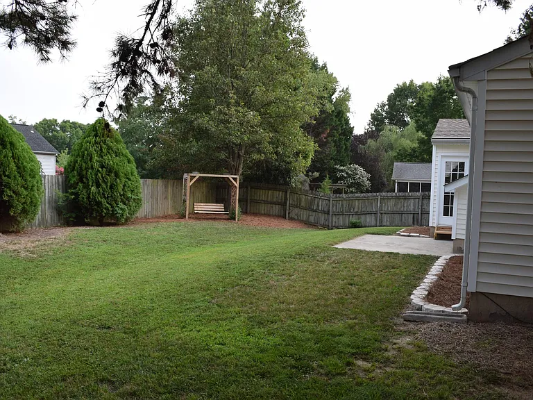 4100 Suttle Pl — Photo 5