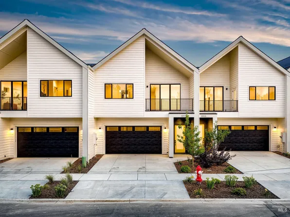 10117 W Southerland Dr, Boise, ID 83709