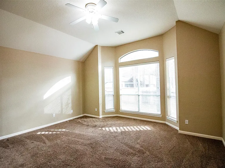 3318 Shadowcrest Ct — Photo 8
