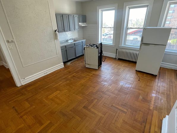 575 Mount Prospect Ave APT 405