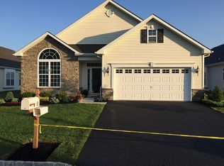 60 Eagle Ridge Cir, Lakewood, NJ 08701