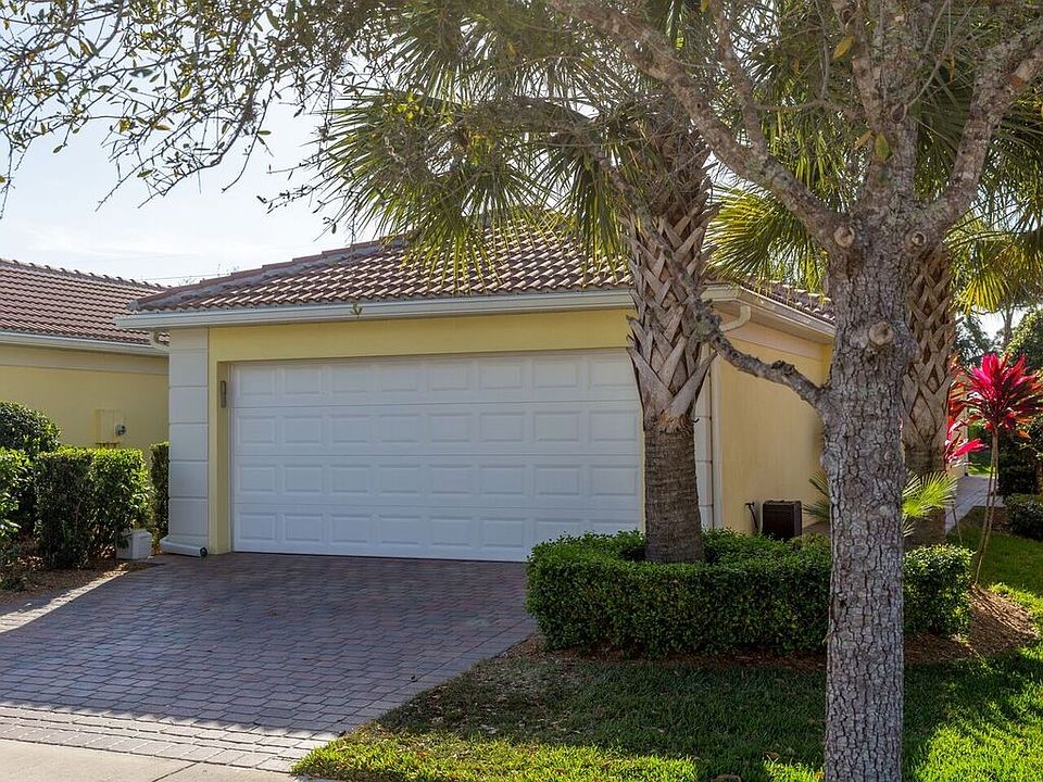 Home For Sale In Waterway Village