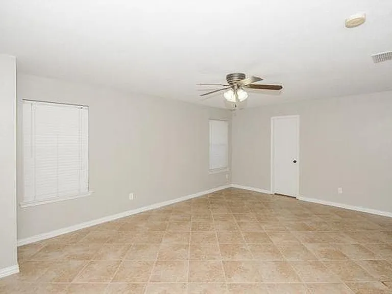 2152 Royal Acres Trl — Photo 18