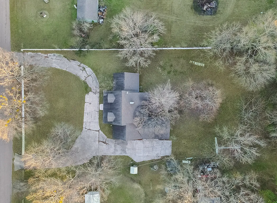 5 bed, 4305 sqft, $1,900 — Photo 3