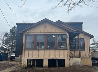 15 W Santa Barbara Rd, Lindenhurst, NY 11757