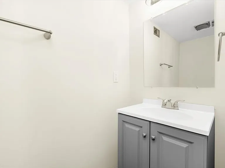 8638 Gambier Hbr — Photo 19