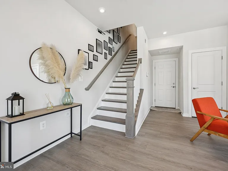 5601 Hyattsville Dr — Photo 3