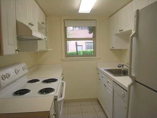 4th image of 2036 N Woodrow St APT 1
