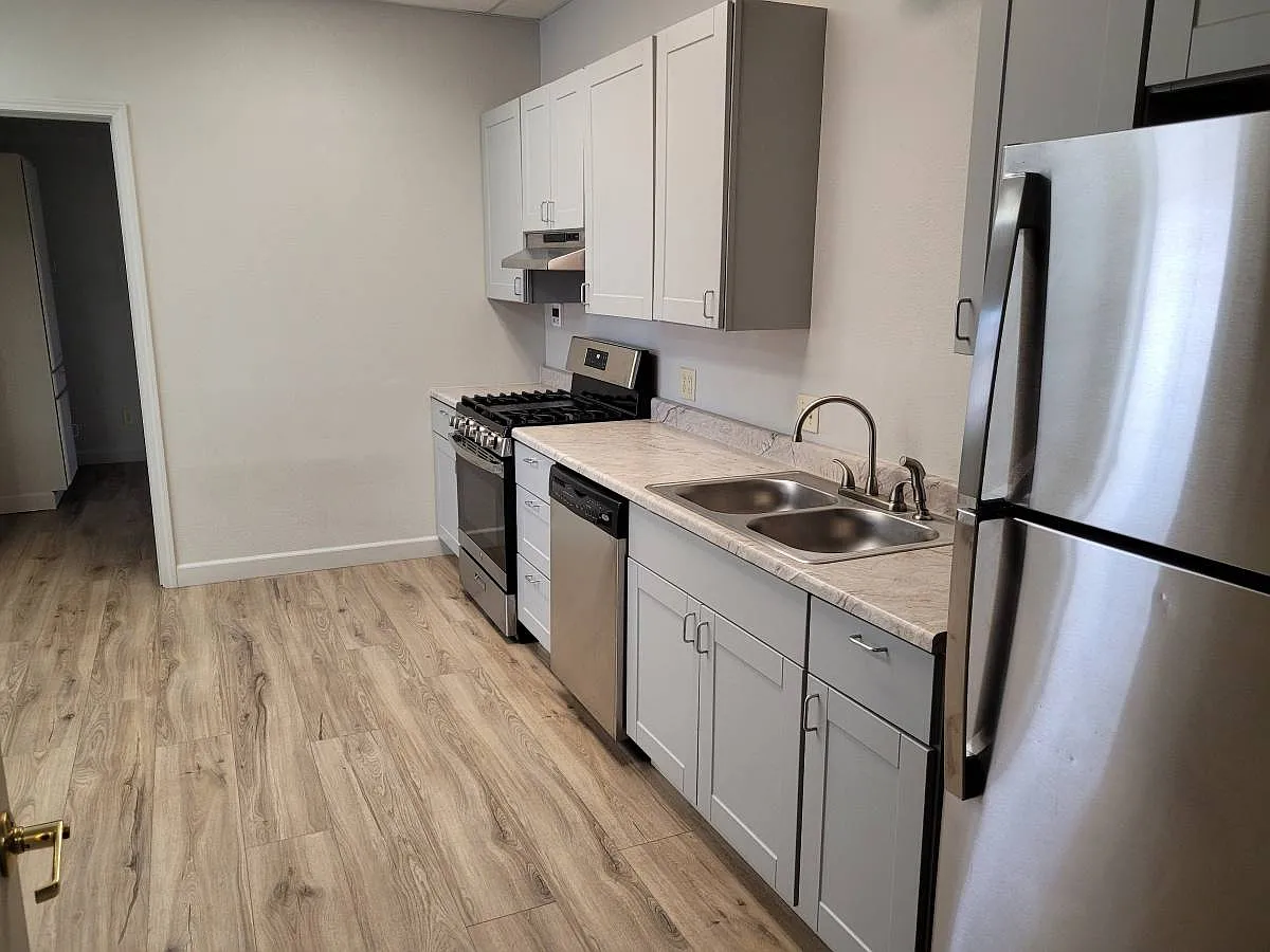 2 bed, 1063 sqft, $1,475 — Photo 4