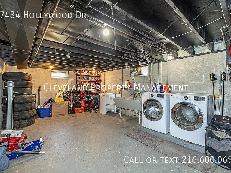 27484 Hollywood Dr — Photo 23