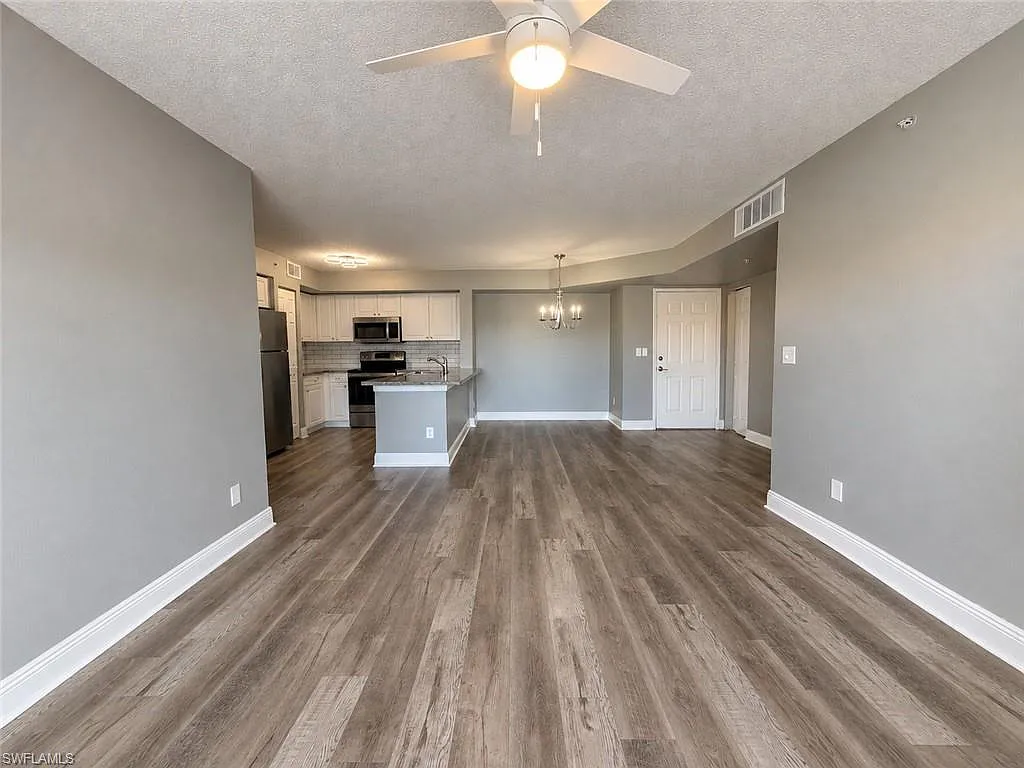 1240 Wildwood Lakes Blvd — Photo 3