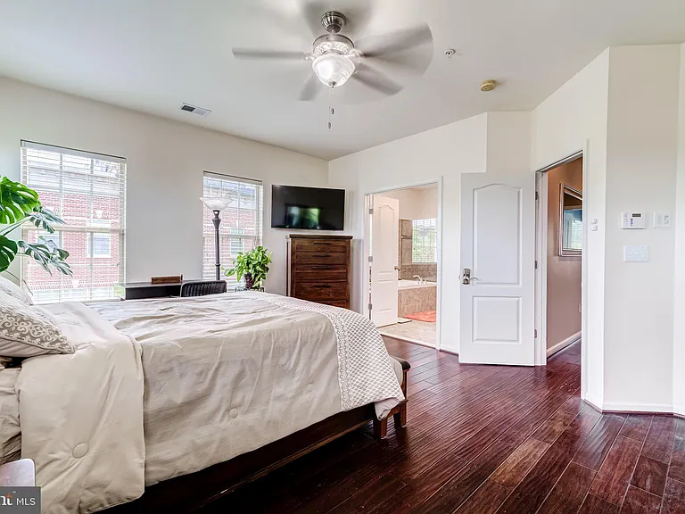 510 Overlook Park Dr #32 — Photo 36