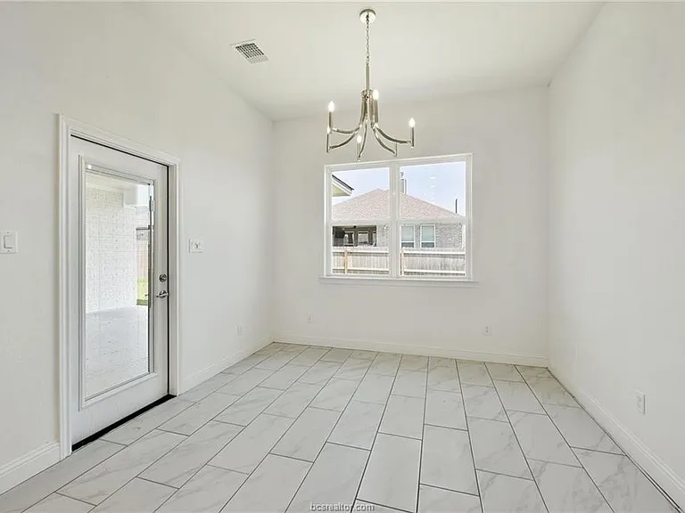 2900 Bombay Ct — Photo 13