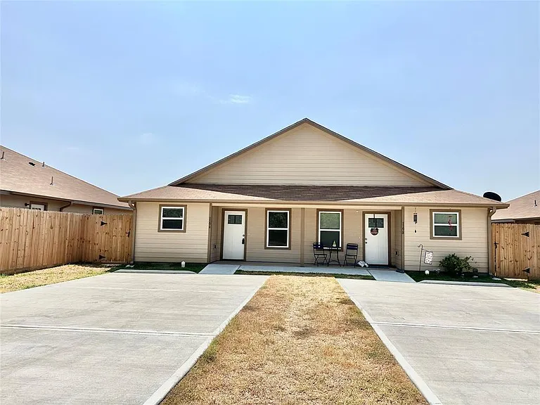 127 S Bend Ct #B — Photo 1