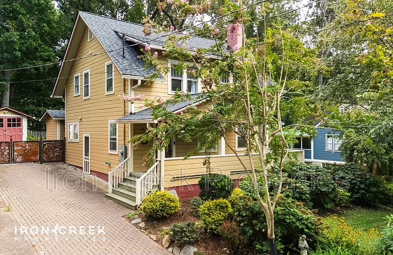 4 bed, 2.5 bath, 2066 sqft, $3,095 — Photo 1