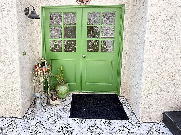 911 Balboa Ave — Photo 30