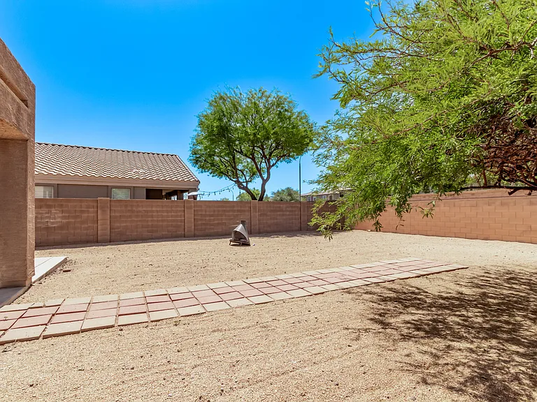 10956 W Taft St — Photo 27