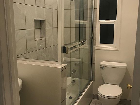 2nd image of 777 S Westmoreland Ave APT 107
