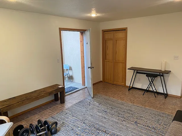 320 Chris Ln — Photo 3
