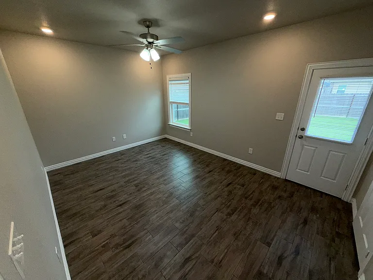 619 Wrigley Ln — Photo 9