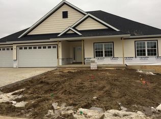 143 Ridgeview Dr, Valparaiso, IN 46385