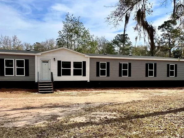 223 Pelican Rd, Woodbine, GA 31569