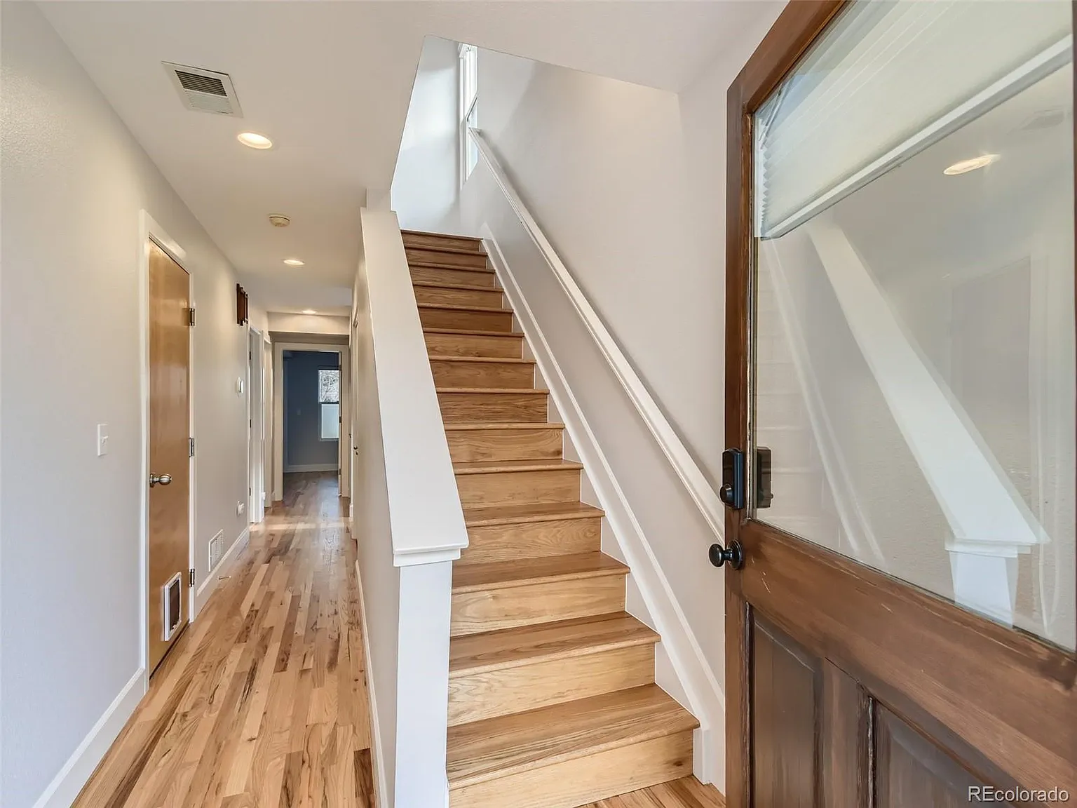 3 bed, 2.0 bath, 1128 sqft, $3,745 — Photo 4