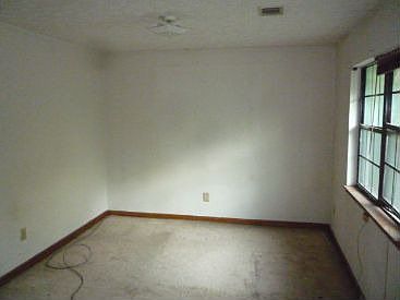 4th image of 8250 Blackfoot Trl