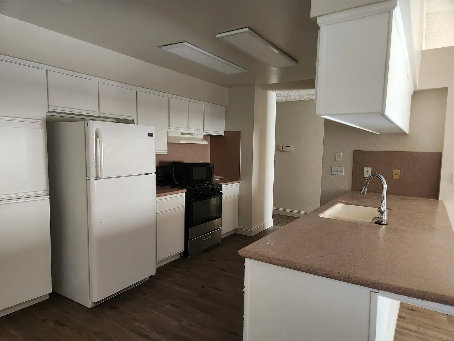 3 bed, 1765 sqft, $2,250 — Photo 4