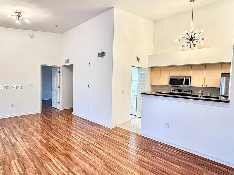 4220 San Marino Blvd #303 — Photo 3